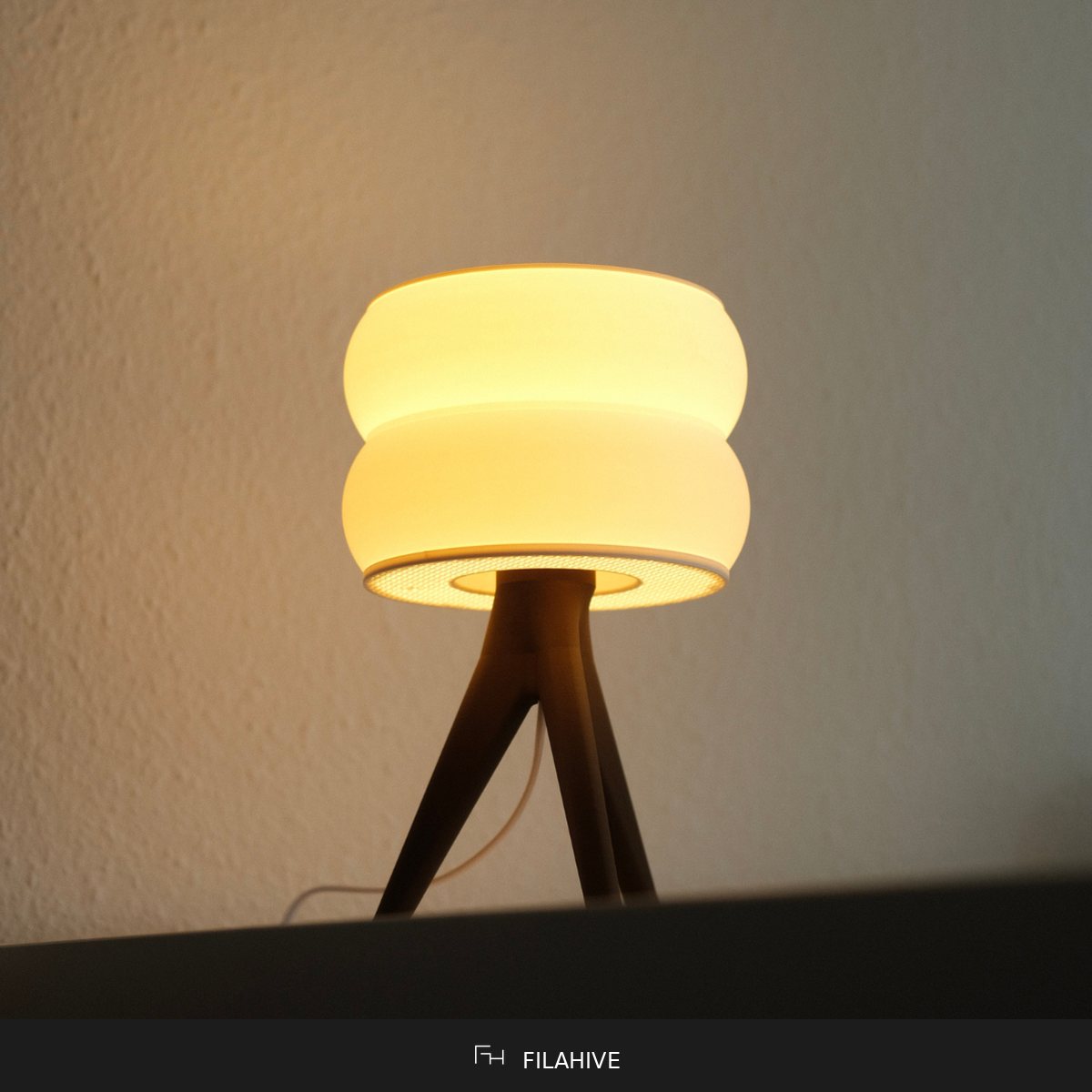 Gyroid Table Lamp