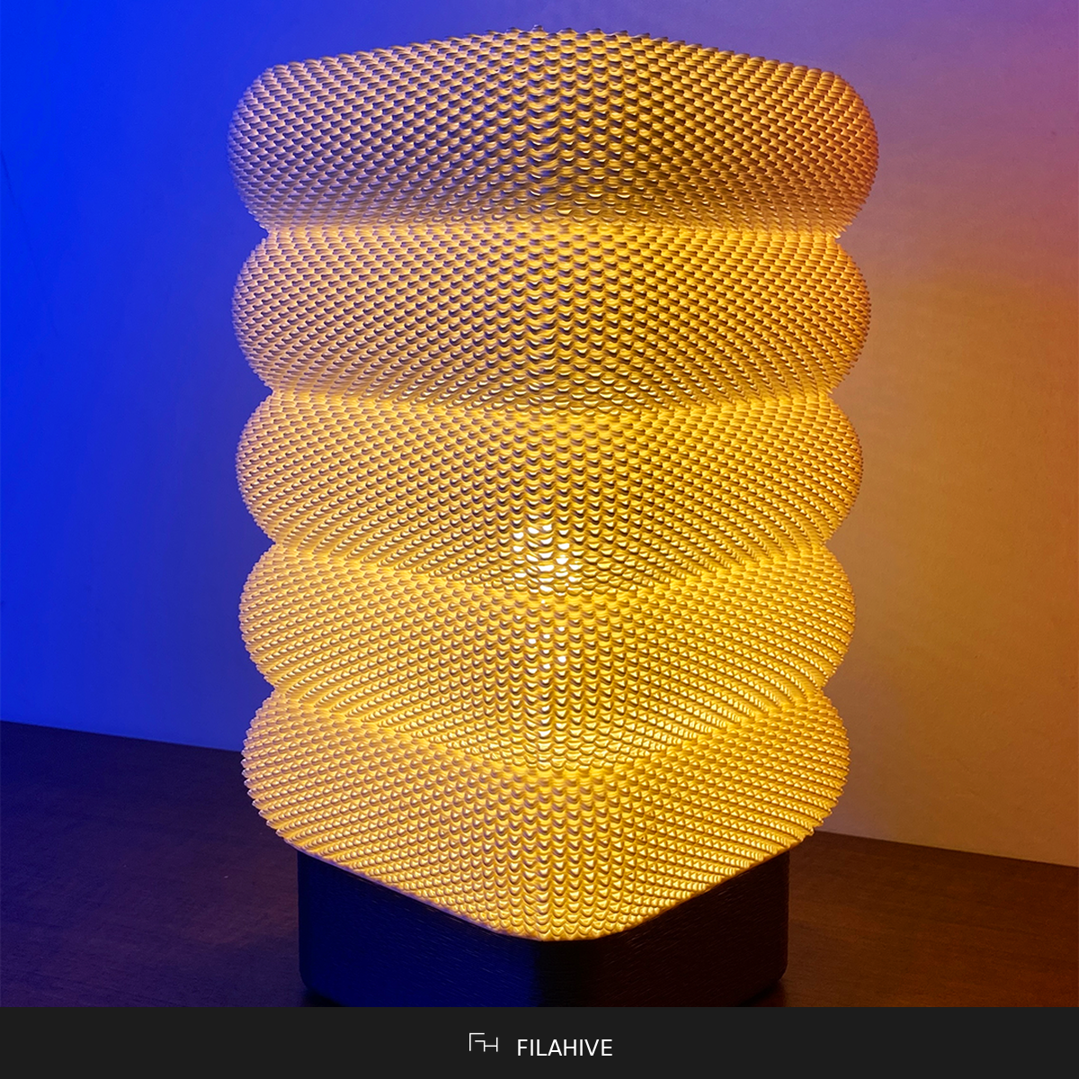 Sara Adaptive Lamp