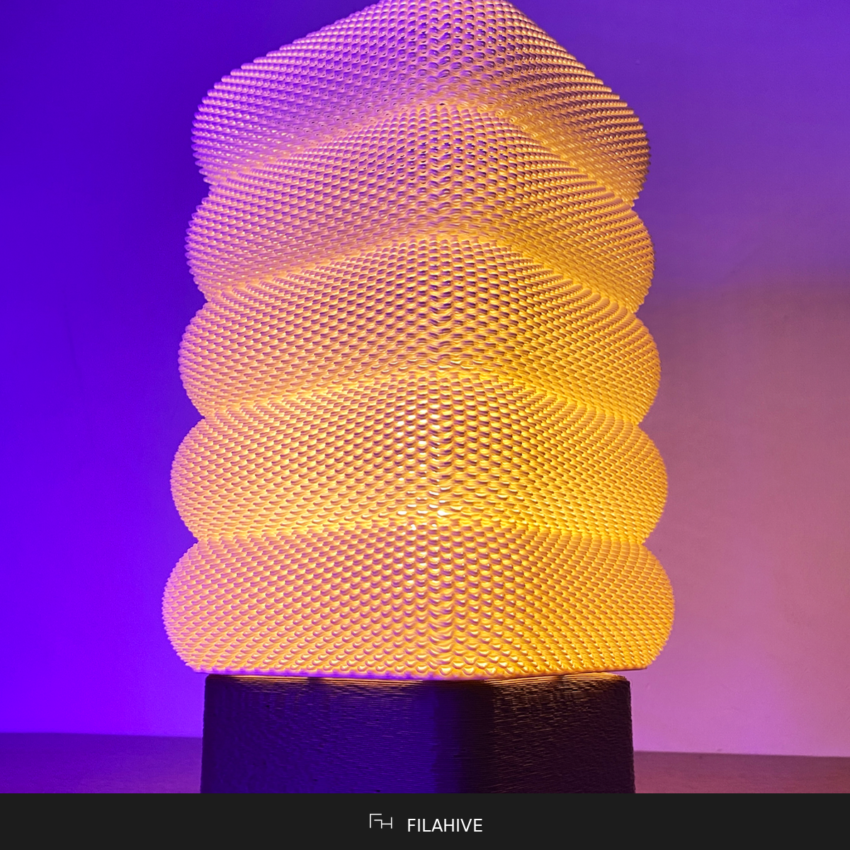 Sara Adaptive Lamp